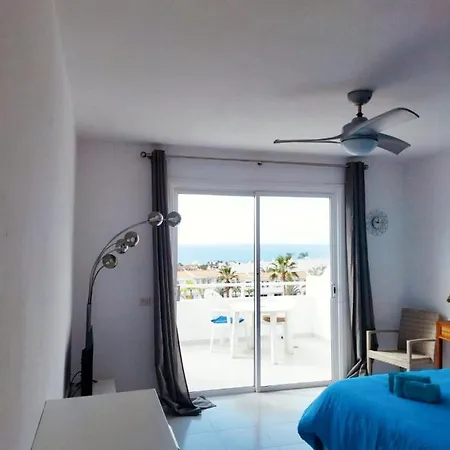 Island Village Ocean View Apartment *